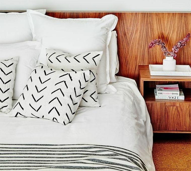 tête de lit avec rangement mural meuble table bois etagere idee