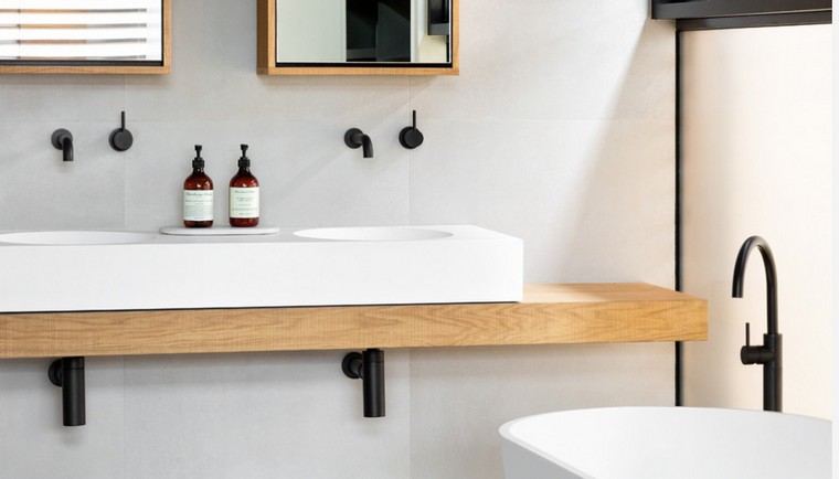 plan travail bois miroir baignoire salle de bain scandinave