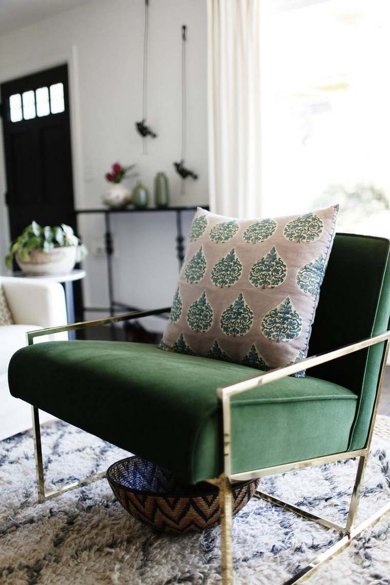design fauteuil velours canapé moderne idée coussins tapis sol