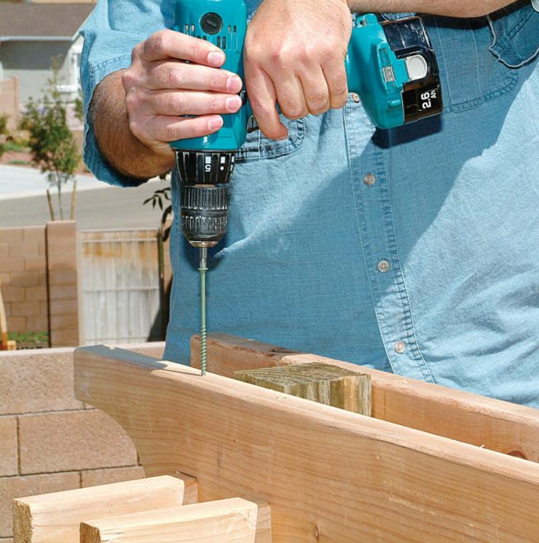 construire-une-pergola-bois-comment-faire-sa-tonnelle-de-jardin-exterieur