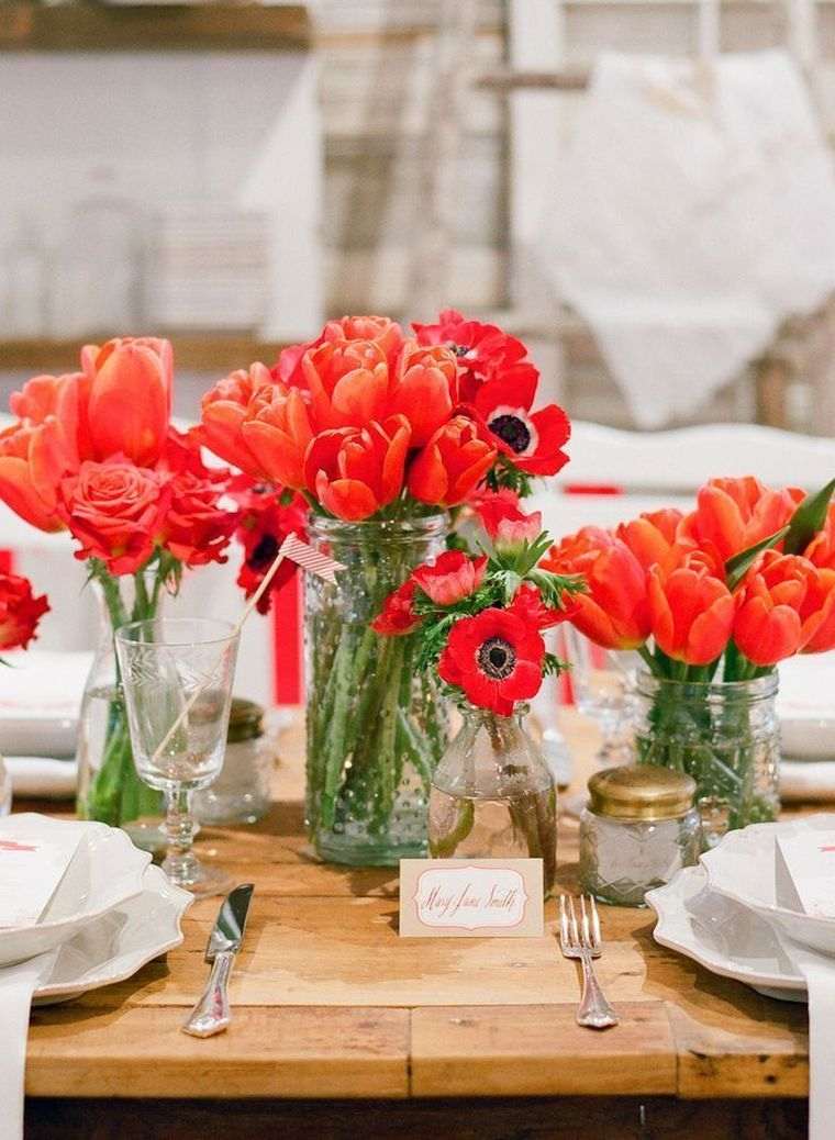 deco-table-mariage-rouge-et-blanc-champetre-fleurs-tulipe
