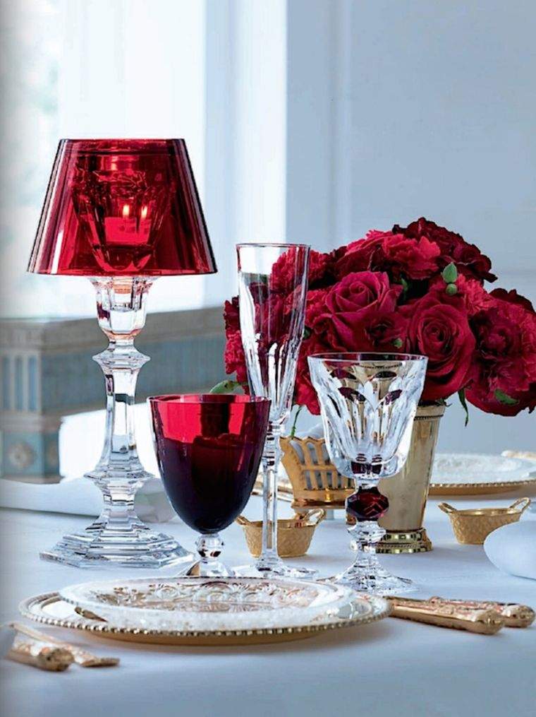 deco-table-mariage-rouge-et-blanc-idee-centre-table-cirstal