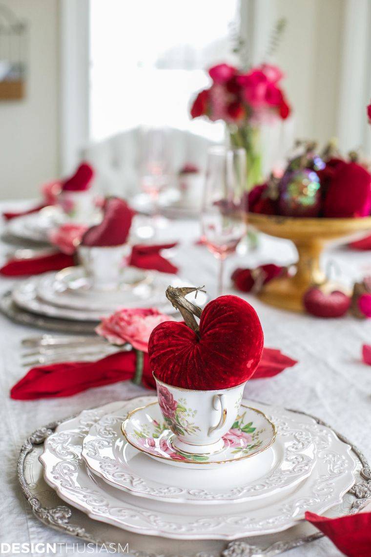 deco-table-mariage-rouge-et-blanc-theme-vintage-exemple