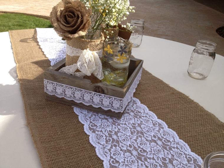 deco table mariage vintage fleurs dentelle pots resized