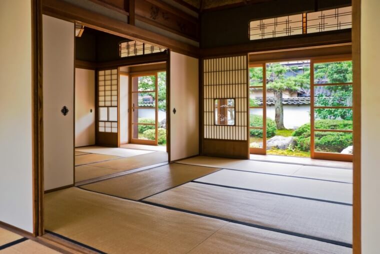 maison-traditionnelle-japonaise-decoration-revetement-sol-tapis-japonais-tatami