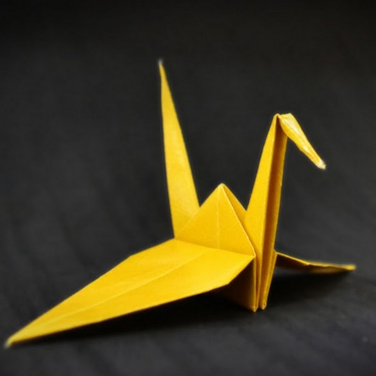 origami-oiseau-jaune-papier