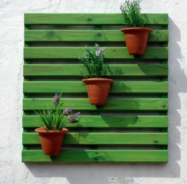 meuble palette de bois bricolage jardiniere idee deco mur jardin suspendu exterieur
