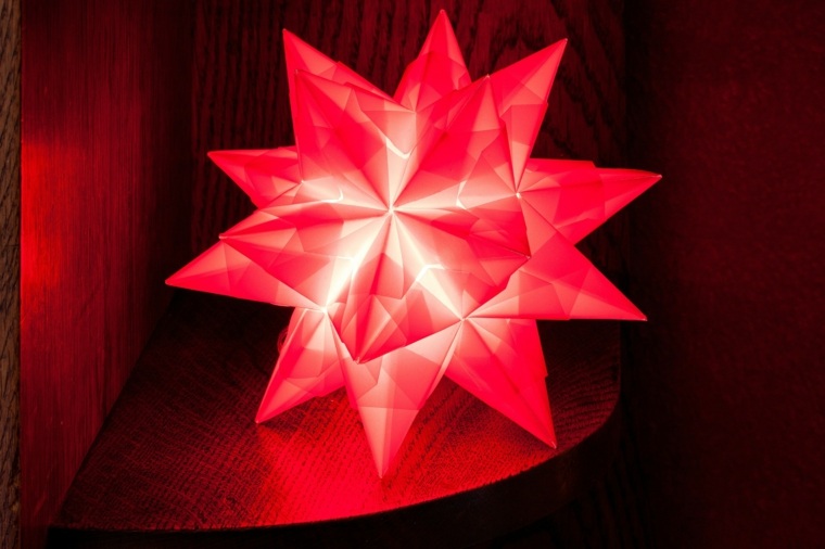 papier oeuvre d art lampe rouge