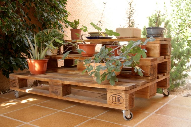 porte plante roulettes palette déco bois bricolage facile jardin terrasse
