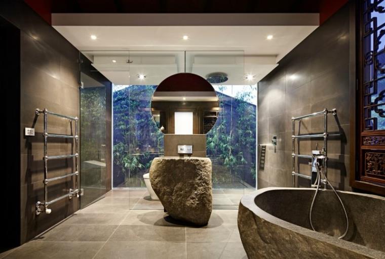 salle-de-bain-cocooning-baignoire-pierre-cloisons-vitrées