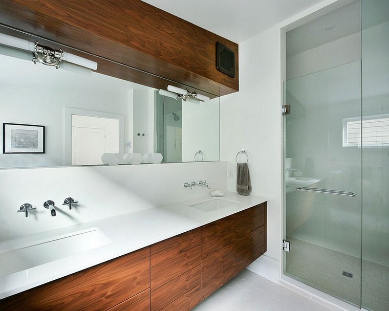 maison moderne design salle de bain bois miroir design