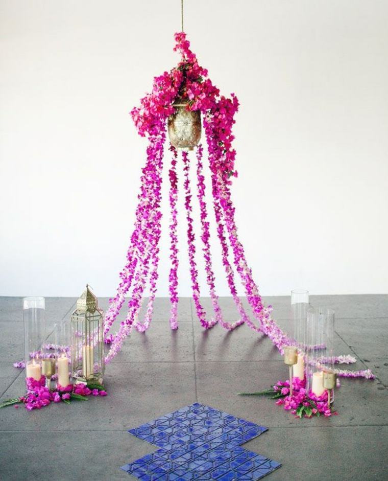 theme-mariage-marocain-autel-decoration-guirlande-fleurs-bougies