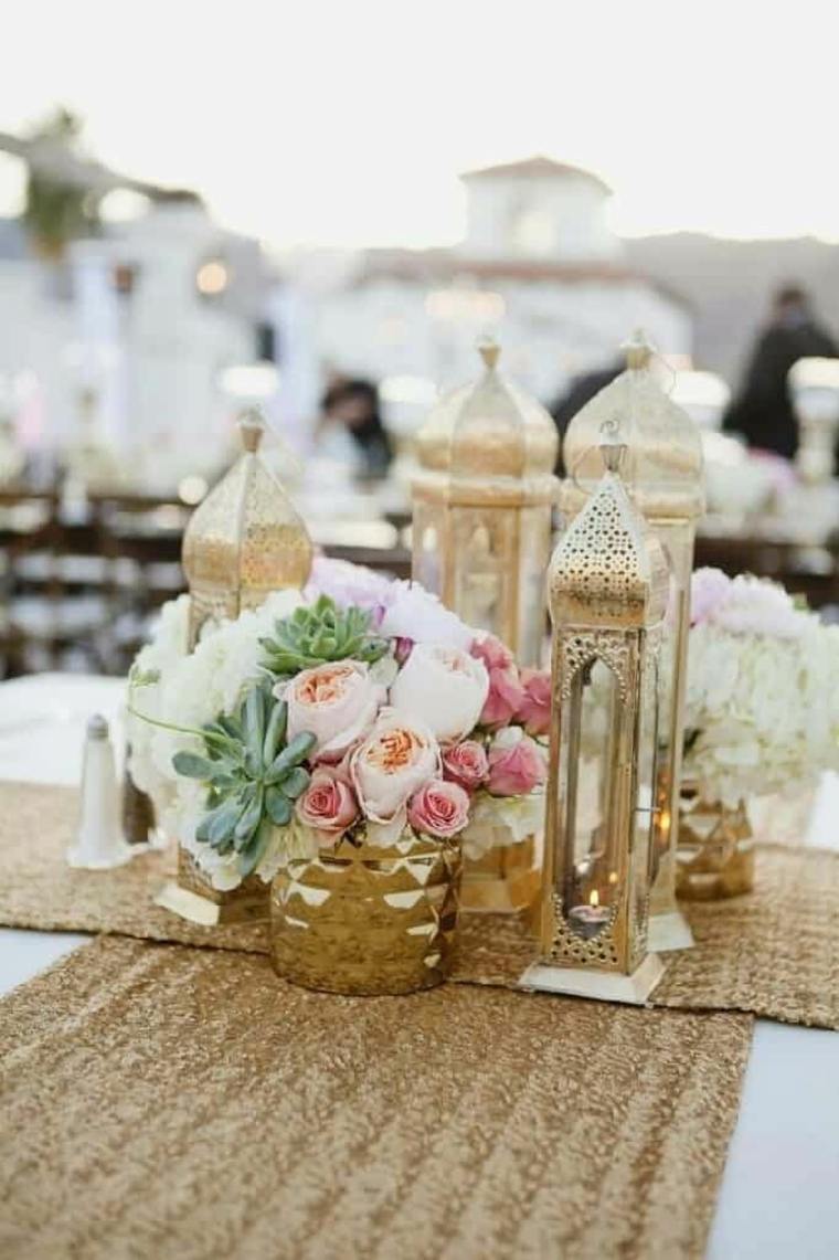 theme-mariage-marocain-idee-centre-de-table-lanterne-marocaine-argent