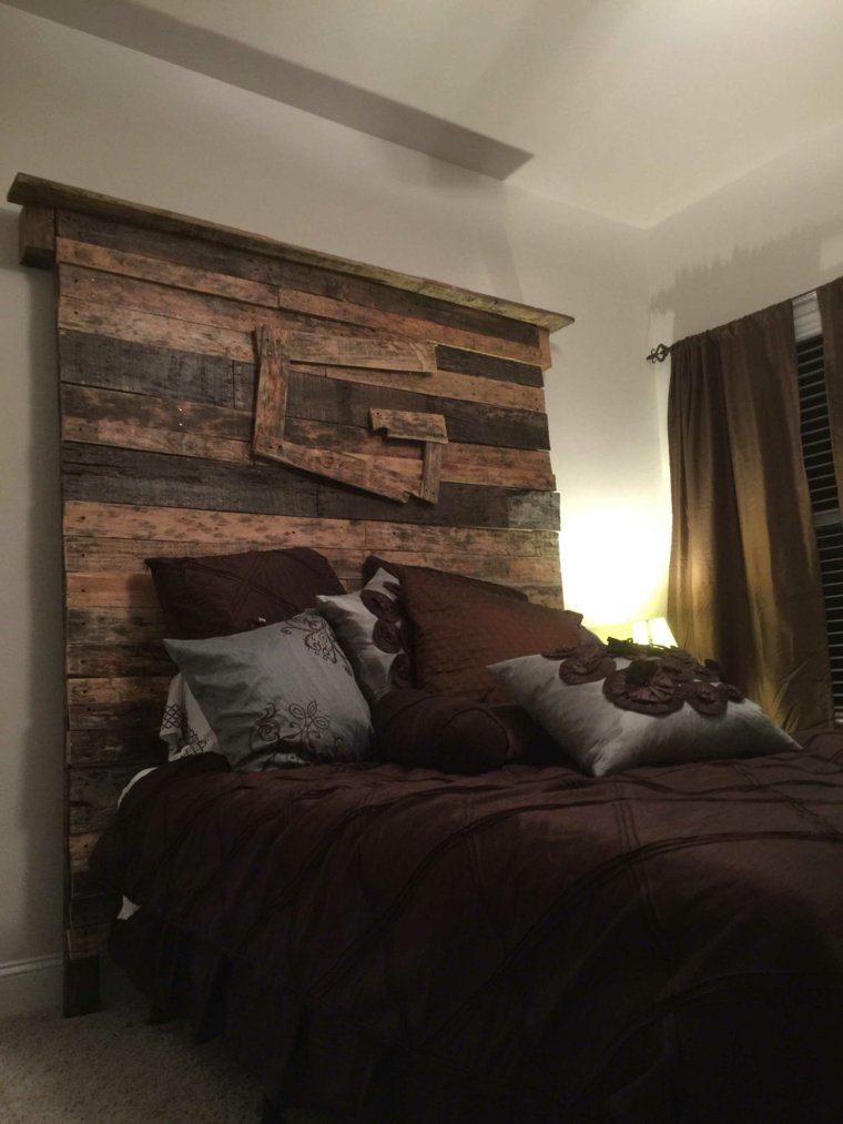 tête de lit en palette-bois-brut-decoration