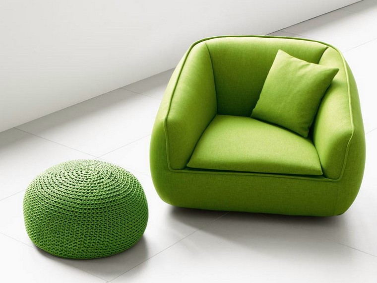 couleur pantone fauteuil vert pouf design moderne