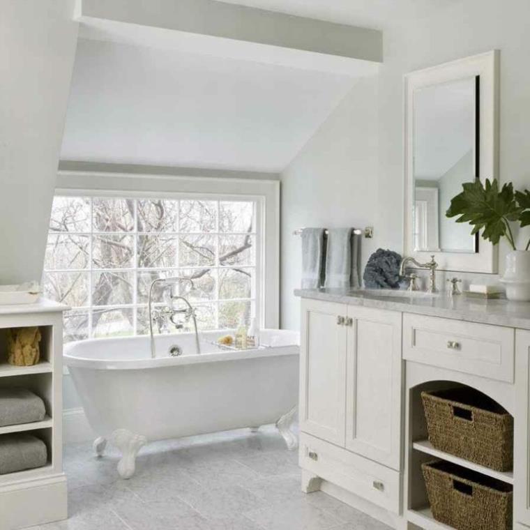 astuce rangement salle de bain blanc-mat-plan-marbre-baignoire-pieds