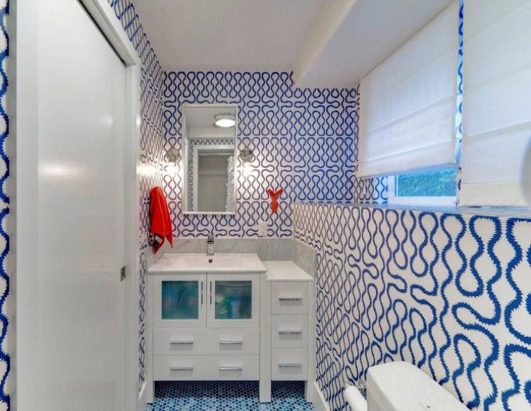 astuce rangement salle de bain bleu-blanc-meuble-pratiue