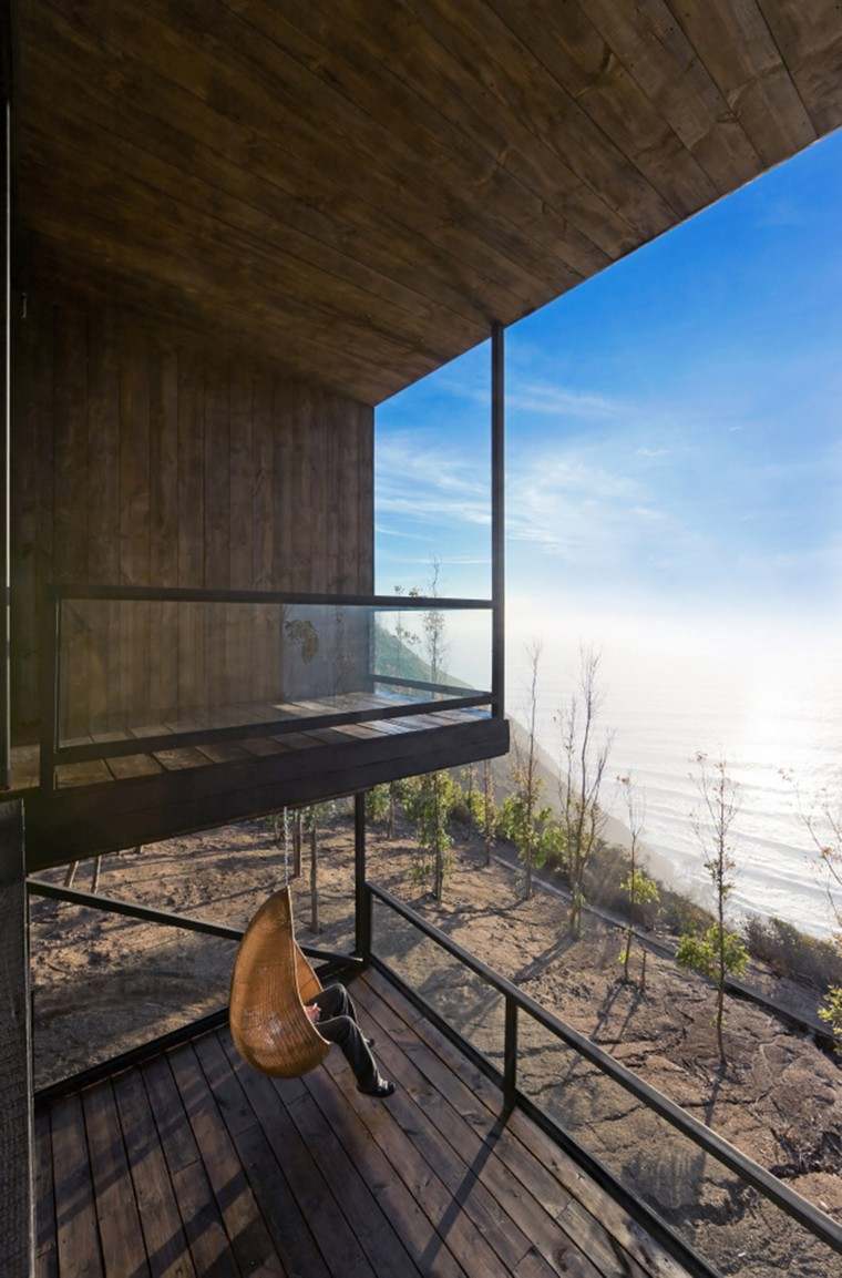terrasse suspendue en bois fauteuil suspendue design