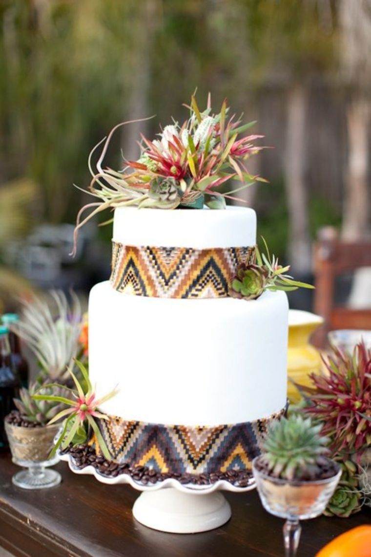 gâteau de mariage original fleurs-style-boho-chic
