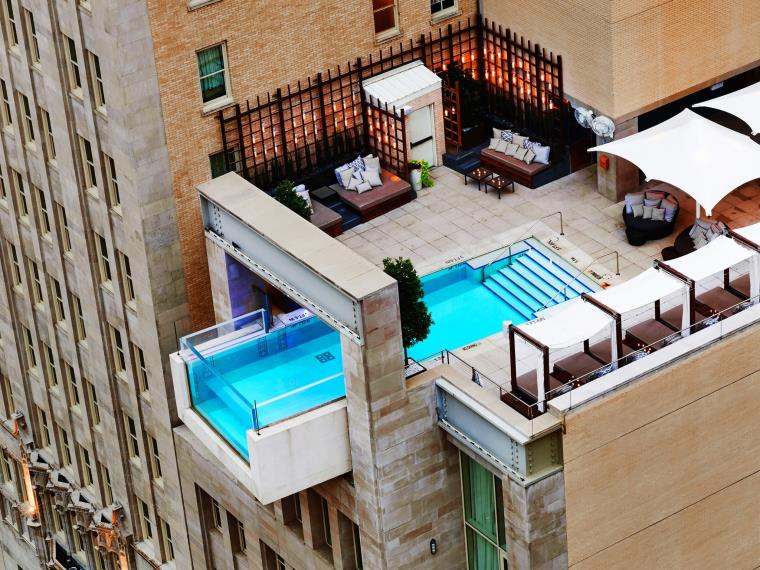 hotel-piscine-exterieure-moderne