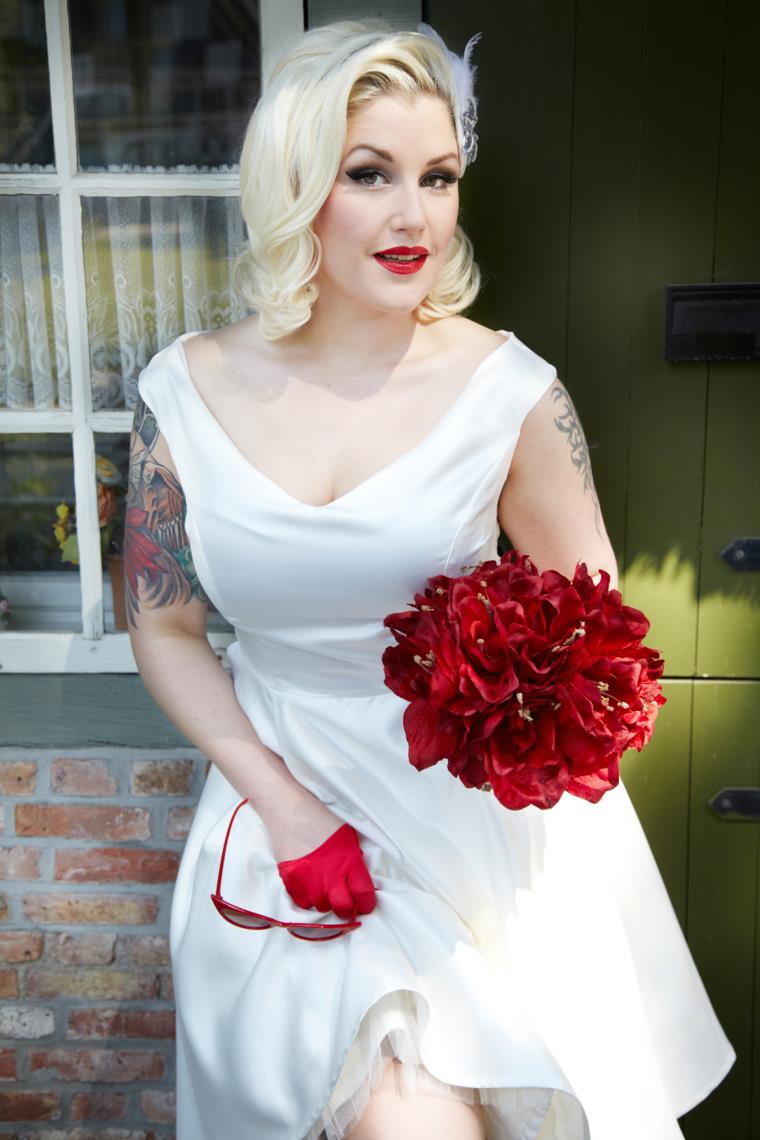 mariage-rockabilly-robe-mariee-blanc-rouge-tattoo