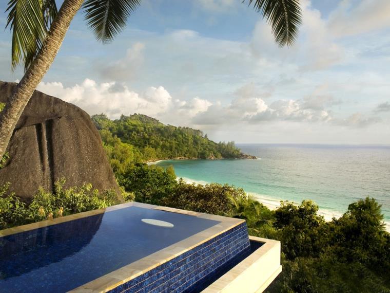piscine-exterieure-seychelles-nature