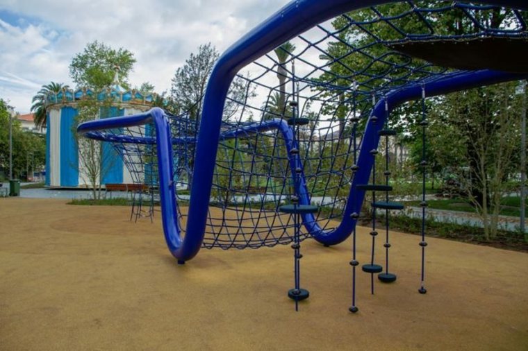 structure-corde-parc-enfant-jeux-escalade
