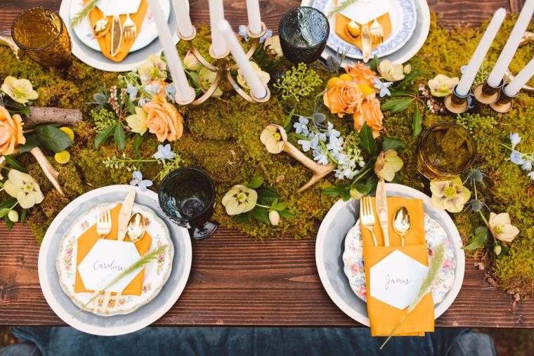 table-mariage-style-hippie-chemin-floral-modele