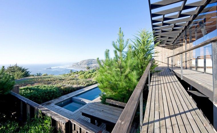 terrasse-suspendue-bois-design-maison-contemporaine