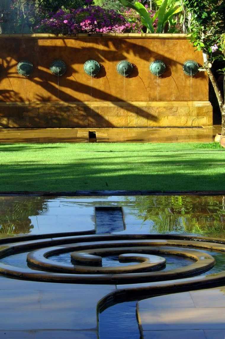 bassin d'eau jardin-zen-amenagement-exterieur-paysager
