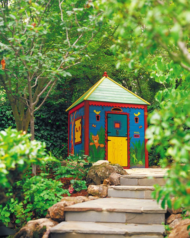 cabane de jardin enfant fabrication-bois-peinture