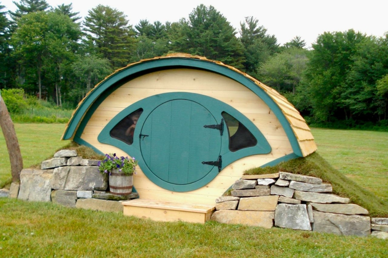 cabane de jardin enfant hobbit-bois-construction