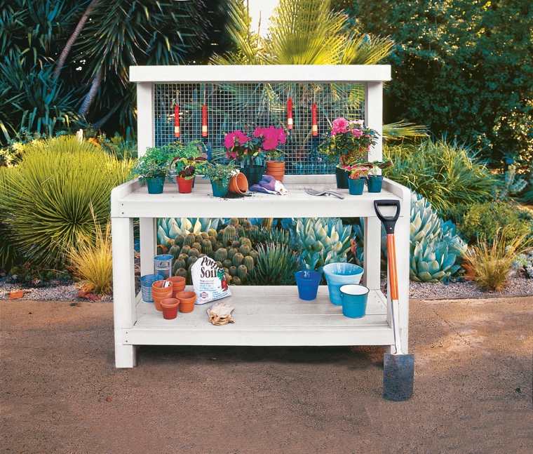 fabriquer-rangement-outil-jardin-table-etagere