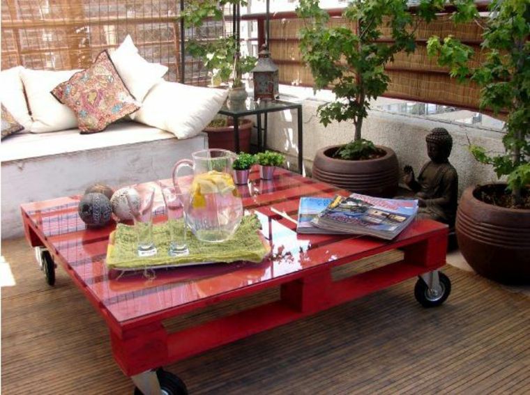 salon de jardin en palette de bois table-basse-plateau-verre