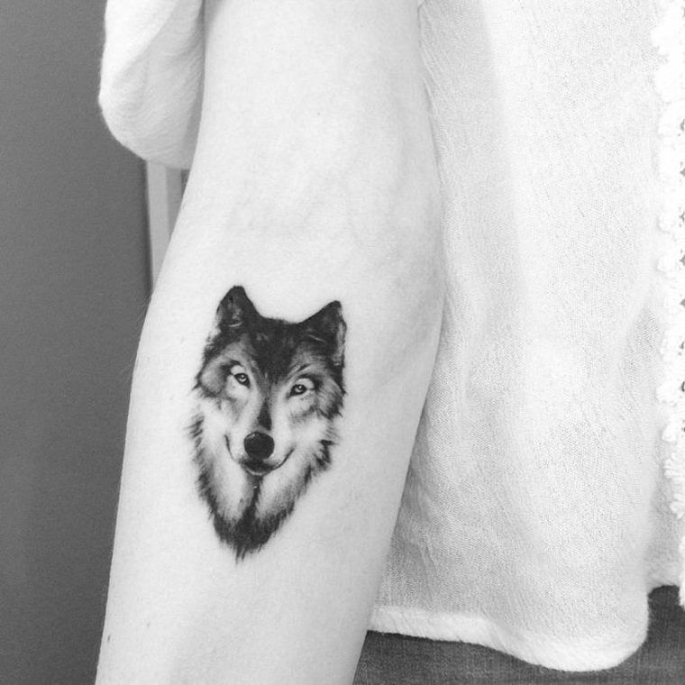 tatouage-homme-petit-bras-loup