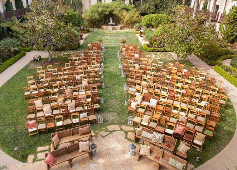 ceremonie-chaises-bois-nature