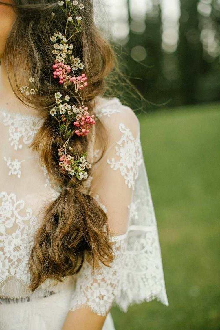 coiffure-mariee-tresse-fleurs