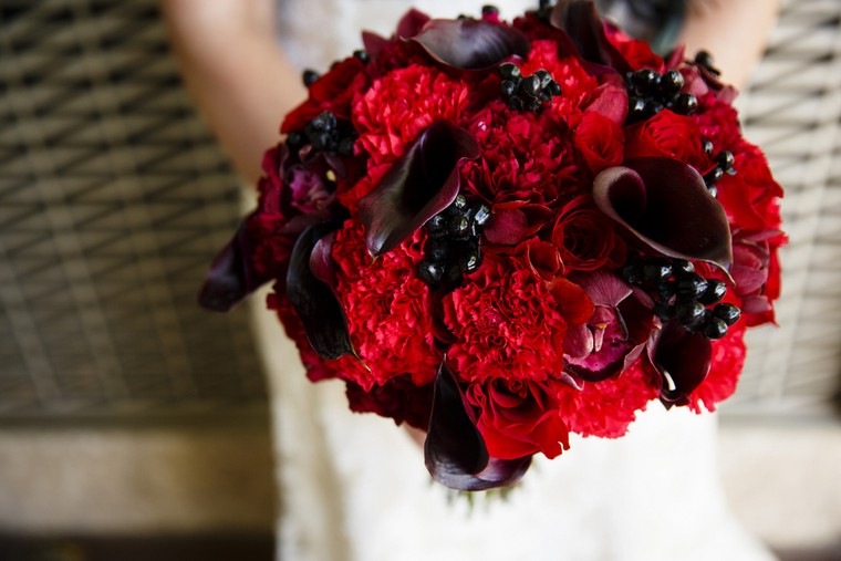 déco mariage rouge et noir bouquet mariée idée
