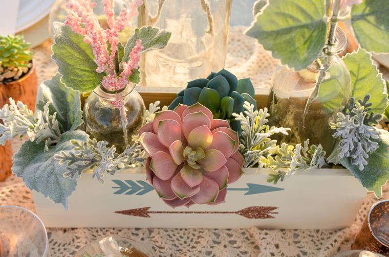 mariage bohème deco-table-bois-fleurs