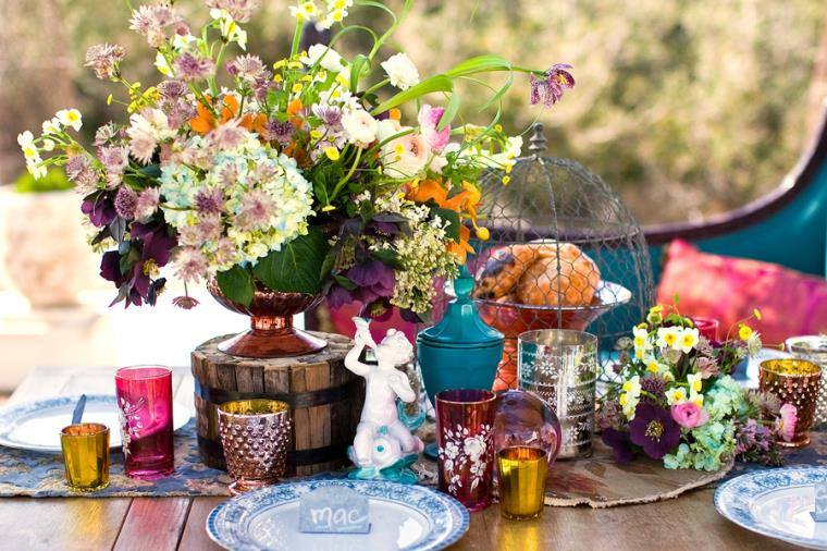 mariage bohème fleurs-centre-table-couleurs
