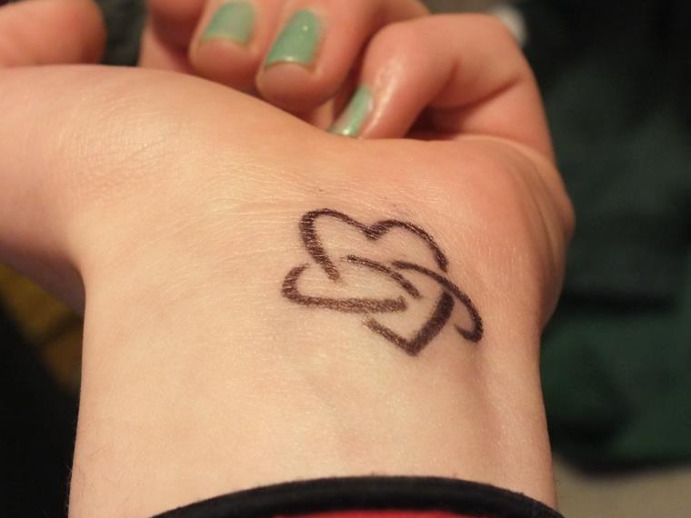 main-tatoo-dessin-coeur