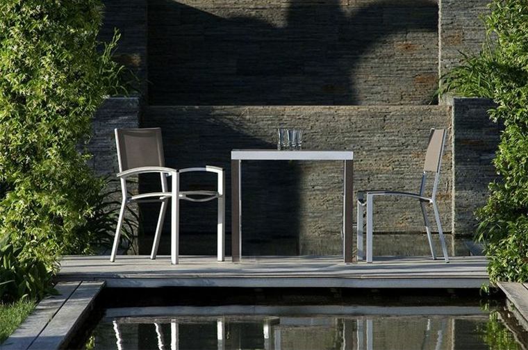 mobilier de jardin design moderne-amenagement-coin-repas-table-chaises