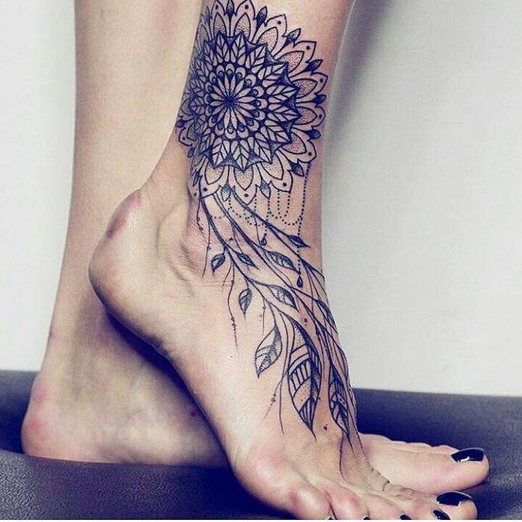 tatouage attrape rêve signification-pied-femme