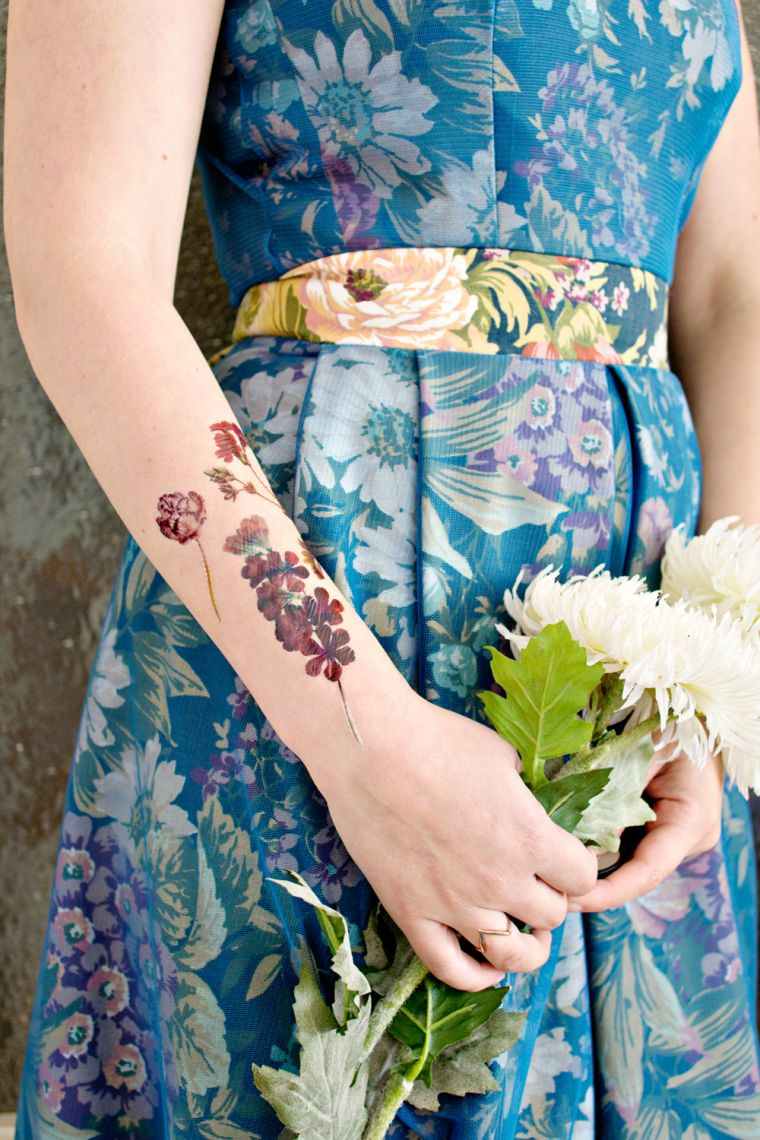 tatouage éphémère fleurs-femme-bras