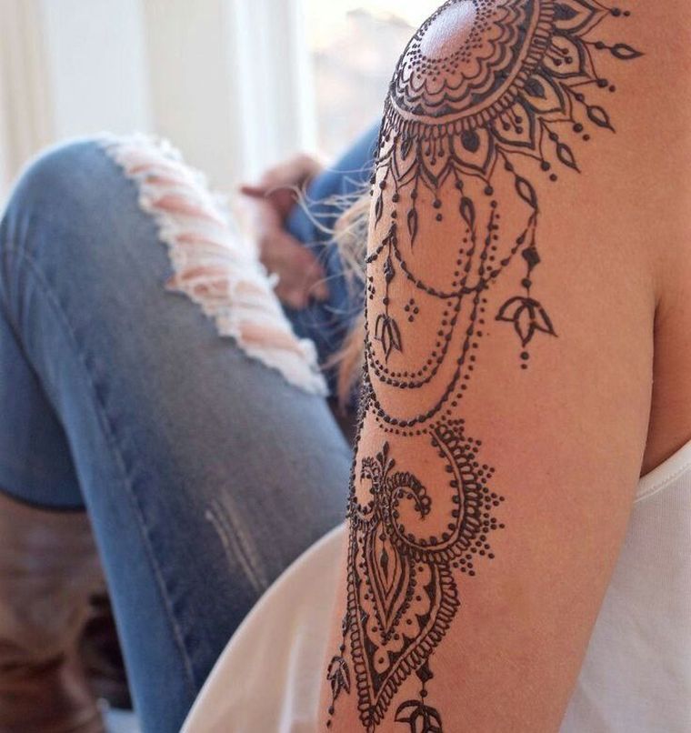 tatouage éphémère henne-bras-femme