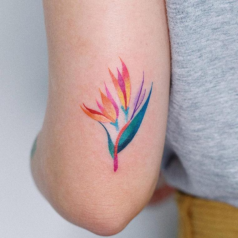Le tatouage fleur oiseau de paradis a une signification de la liberté
