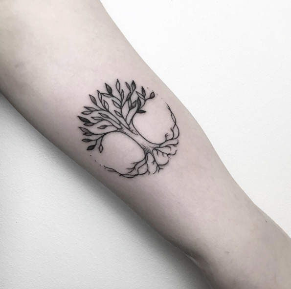 arbre-tatouage-bras-femme
