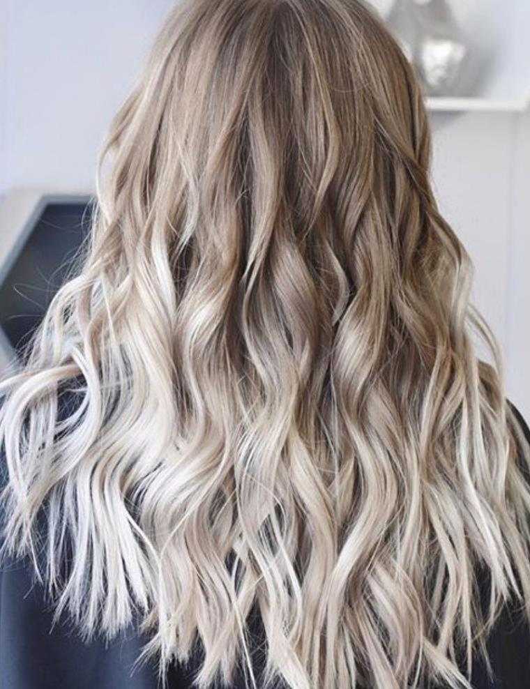blonde-cheveux-longs-ondules