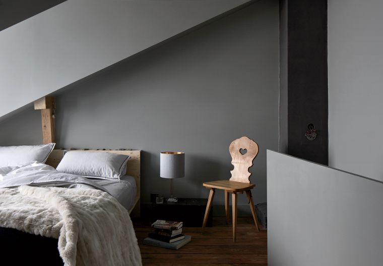 chambre moderne deco-bois-peinture-grise