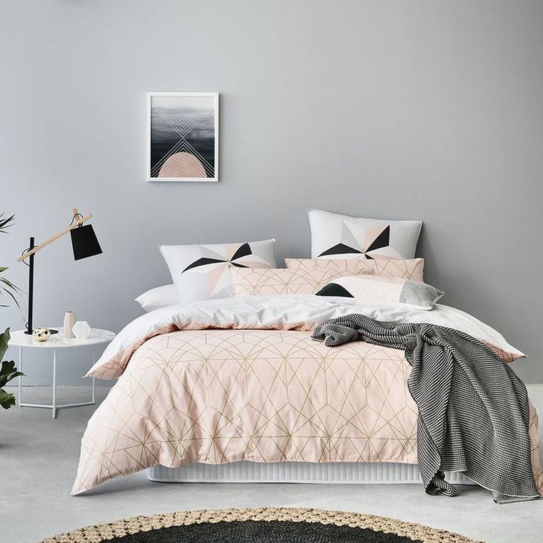couleur-peinture-chambre-gris-et-rose-idees-decoration-moderne